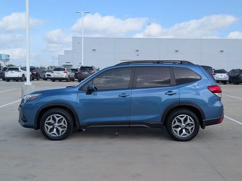 Certified 2024 Subaru Forester Premium AWD/4WD image 3