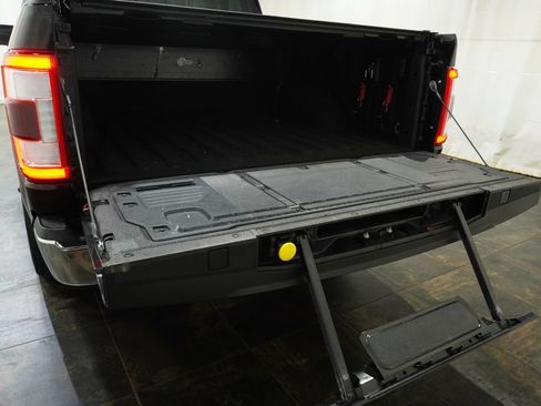 Used 2023 Ford F150 Lariat w/ Equipment Group 502A High AWD/4WD image 5