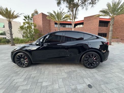 Used 2024 Tesla Model Y Performance AWD/4WD image 6
