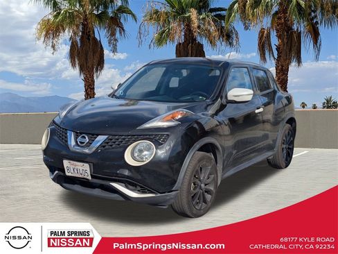 Used 2017 Nissan Juke SV image 1