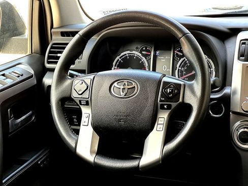 Used 2022 Toyota 4Runner Limited AWD/4WD image 31
