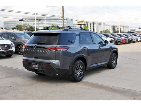 New 2025 Nissan Pathfinder SV w/ SV Premium Package image 4