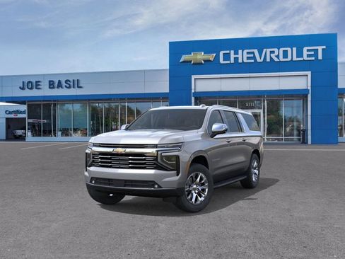 New 2026 Chevrolet Suburban Premier w/ Sun And Tow Package AWD/4WD image 8
