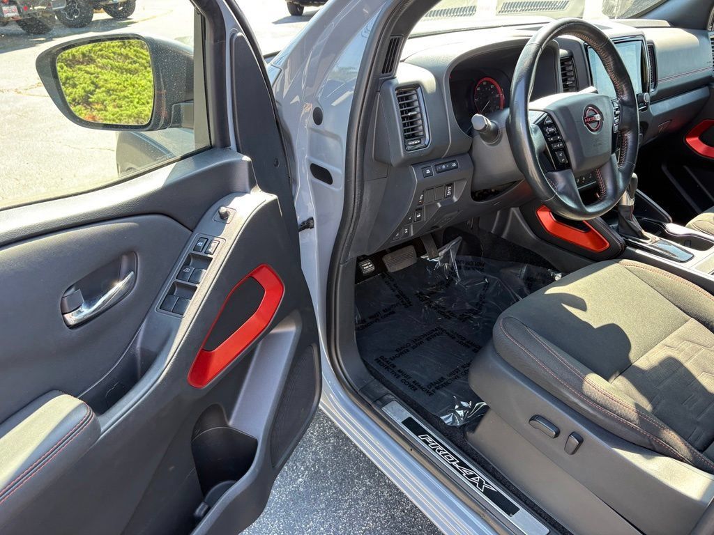 Used 2023 Nissan Frontier PRO-4X w/ Pro Convenience Package AWD/4WD image 21