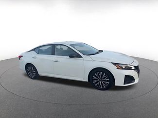 Used 2025 Nissan Altima 2.5 SV video 2