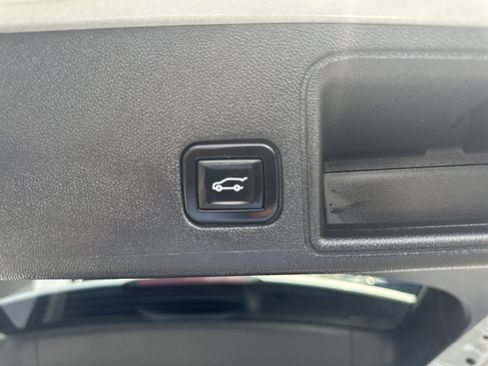 Used 2022 GMC Terrain SLE w/ Driver Convenience Package AWD/4WD image 25
