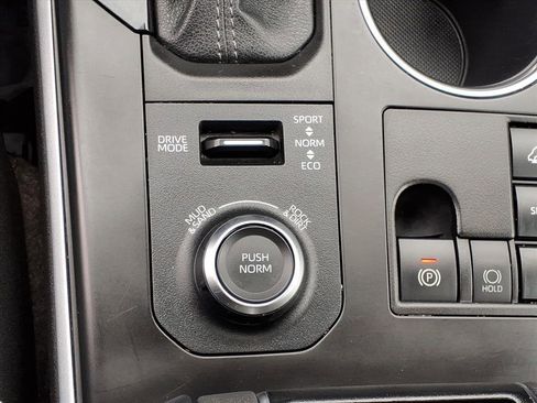 Used 2023 Toyota Highlander XSE image 24