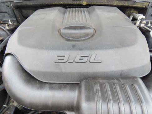 Used 2011 Jeep Grand Cherokee Laredo image 10