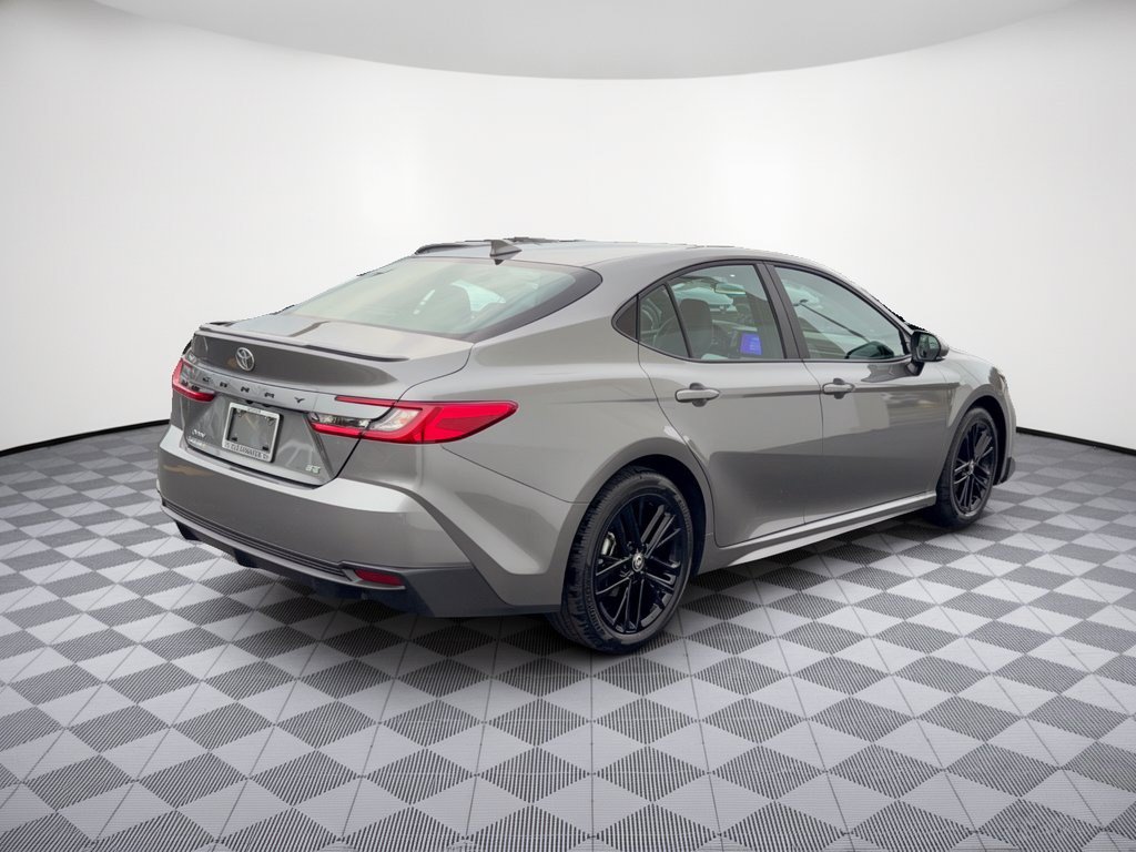 Used 2026 Toyota Camry SE FWD image 9