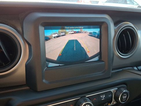 Used 2021 Jeep Wrangler Unlimited Sport image 19