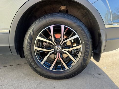 Used 2021 Volkswagen Tiguan SE image 26