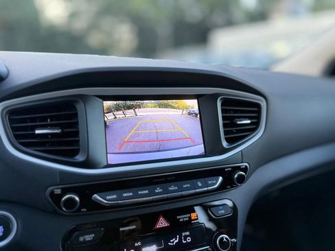 Used 2019 Hyundai Ioniq Plug-In Hybrid FWD image 15