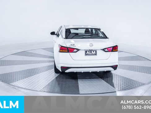 Used 2025 Nissan Altima 2.5 SV FWD image 8