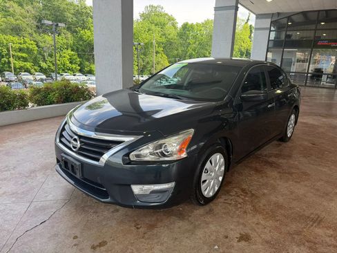 Used 2015 Nissan Altima 2.5 S w/ Power Driver Seat Package FWD image 3
