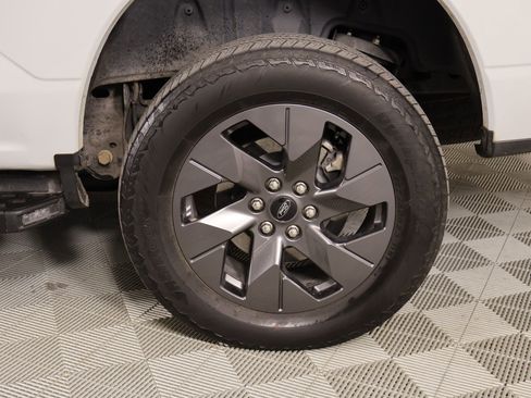 Used 2023 Ford F150 Lightning Lariat image 18