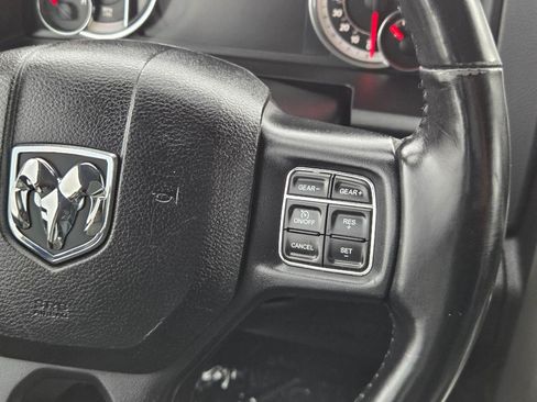 Used 2020 RAM 1500 Classic SLT w/ Luxury Group RWD image 25