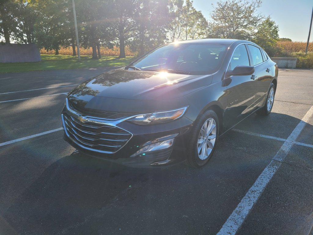 Used 2025 Chevrolet Malibu LT FWD image 3