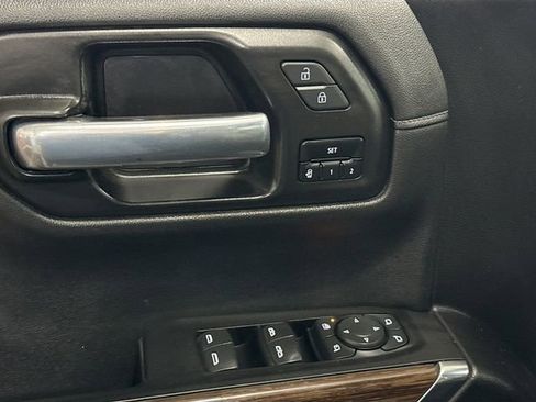 Used 2021 Chevrolet Silverado 1500 High Country w/ Technology Package image 19