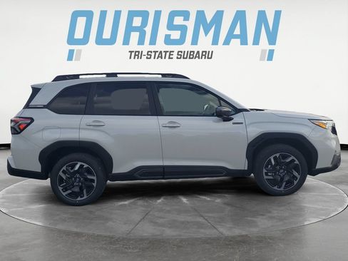 Used 2025 Subaru Forester Limited AWD/4WD image 7