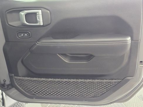 Used 2021 Jeep Wrangler Unlimited Sahara image 43