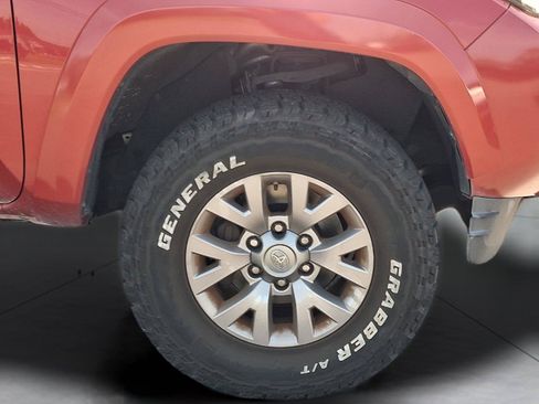 Used 2017 Toyota Tacoma SR5 w/ SR5 Appearance Package (SM) RWD image 15