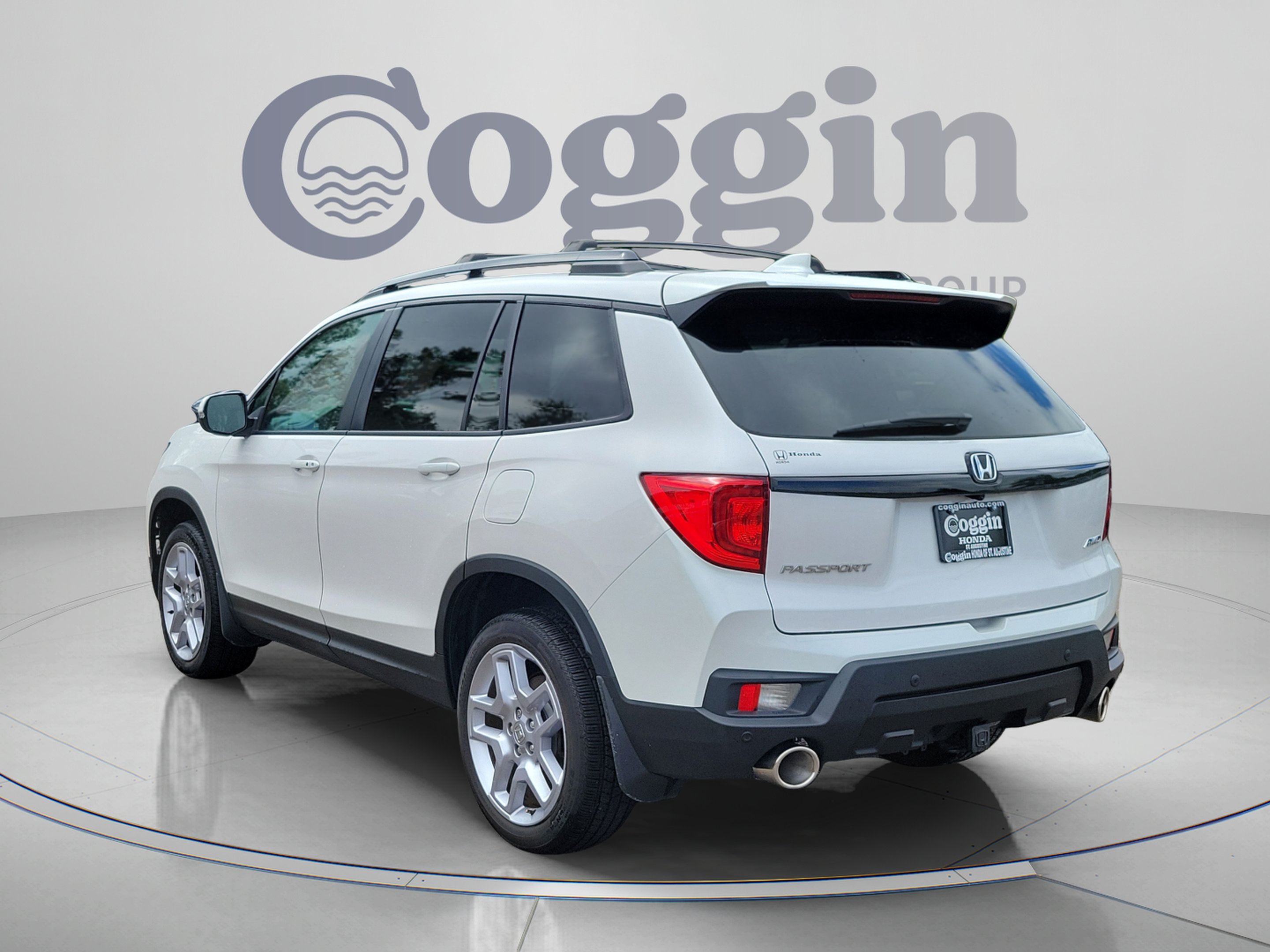 Certified 2025 Honda Passport EX-L image 3