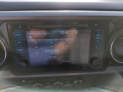 Used 2018 Toyota Tacoma TRD Sport AWD/4WD image 35