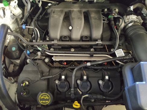 Used 2018 Ford Explorer XLT w/ Equipment Group 202A image 30