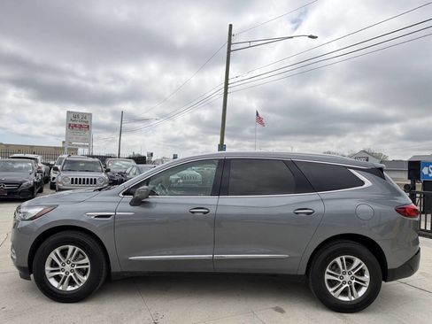 Used 2018 Buick Enclave Essence image 19