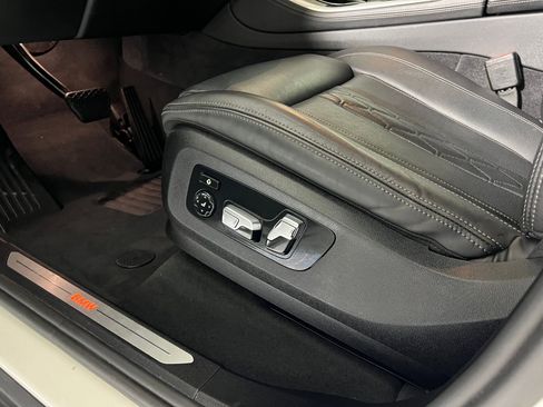 Used 2025 BMW X5 xDrive50e image 13