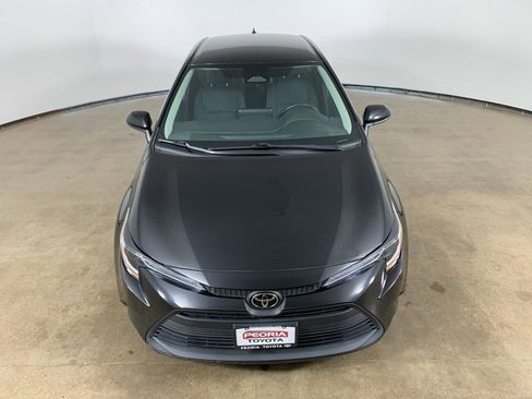 Used 2023 Toyota Corolla LE image 4