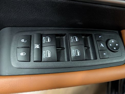 New 2026 Chrysler Pacifica Pinnacle AWD/4WD image 14