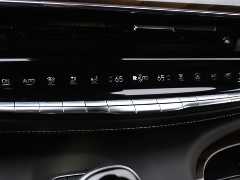 Used 2023 Cadillac Escalade Sport Platinum w/ LPO, ONYX Package AWD/4WD image 33