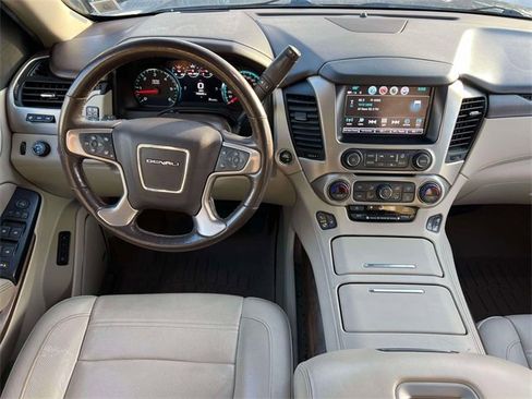 Used 2018 GMC Yukon Denali image 11
