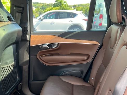 Used 2024 Volvo XC90 B6 Plus AWD/4WD image 21