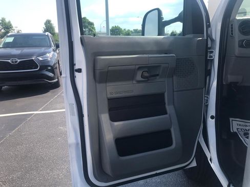 Used 2022 Ford E-350 and Econoline 350 Super Duty RWD image 19