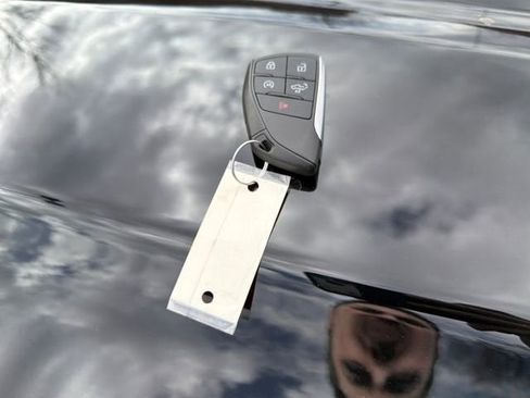 Used 2024 GMC Sierra 1500 AT4 w/ Technology Package image 29