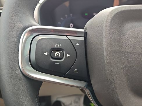 Used 2023 Volvo XC40 B5 Plus w/ Driver Assist Package AWD/4WD image 26