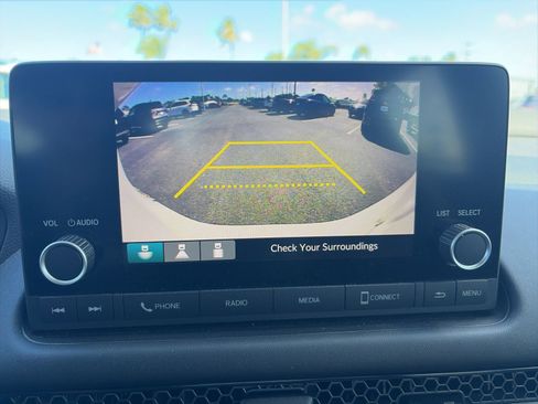 Used 2023 Honda HR-V LX image 15