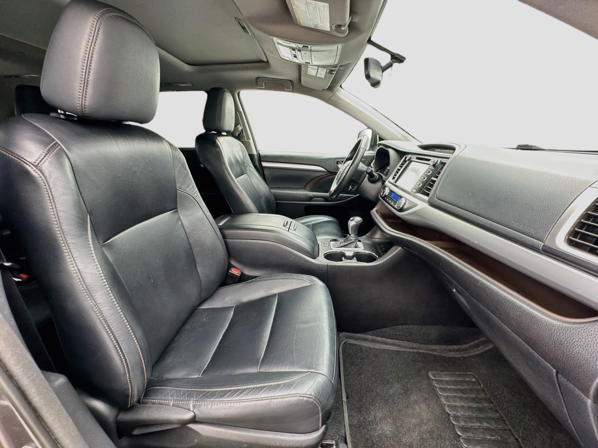 Used 2015 Toyota Highlander XLE FWD image 21