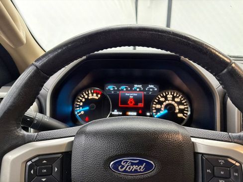 Used 2017 Ford F150 Lariat w/ Equipment Group 501A Mid AWD/4WD image 28