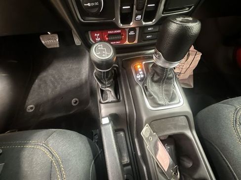 Used 2024 Jeep Wrangler Willys image 21