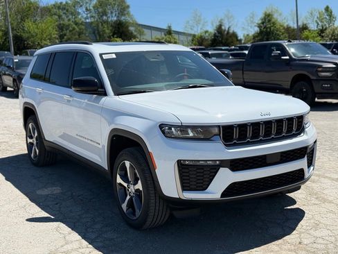 New 2026 Jeep Grand Cherokee L Limited w/ Trailer Tow Package AWD/4WD image 4