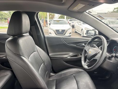 Used 2016 Chevrolet Malibu Premier w/ Driver Confidence Package FWD image 12