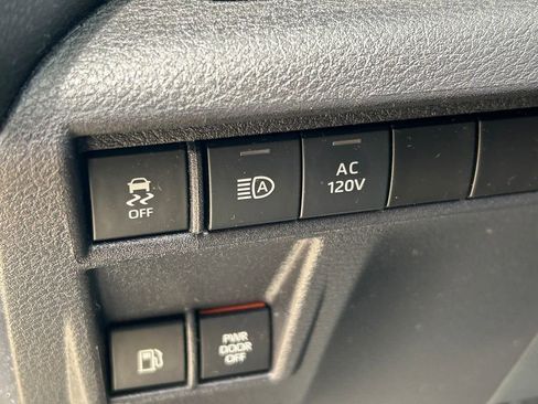 Used 2025 Toyota Sienna XSE w/ XSE Premium Package AWD/4WD image 31