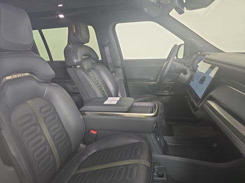 Used 2024 Rivian R1S Adventure AWD/4WD image 24