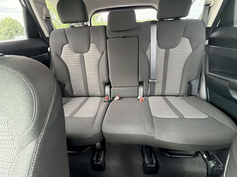Used 2024 Kia Sorento LX FWD image 13