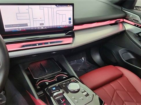Used 2025 BMW i5 eDrive40i w/ M Sport Package image 43