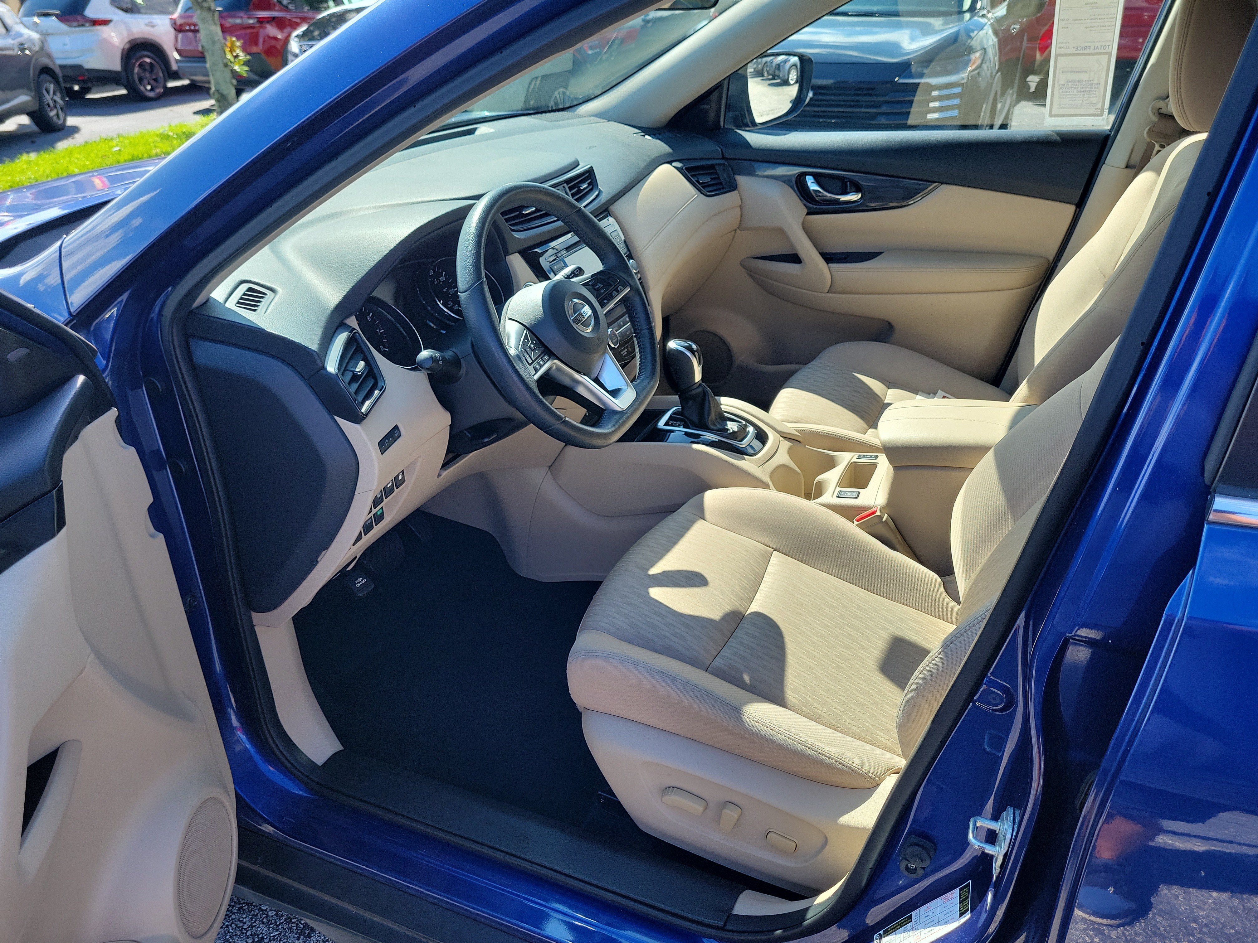 Certified 2020 Nissan Rogue SV FWD image 14
