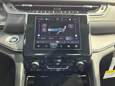 New 2025 Jeep Grand Cherokee Altitude image 30